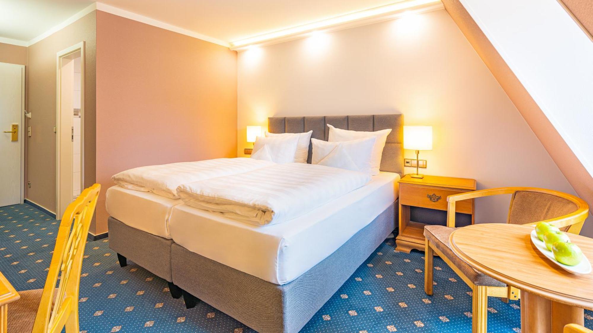 Hotel Zur Post - Ein Rovell Hotel Heringsdorf  Bagian luar foto