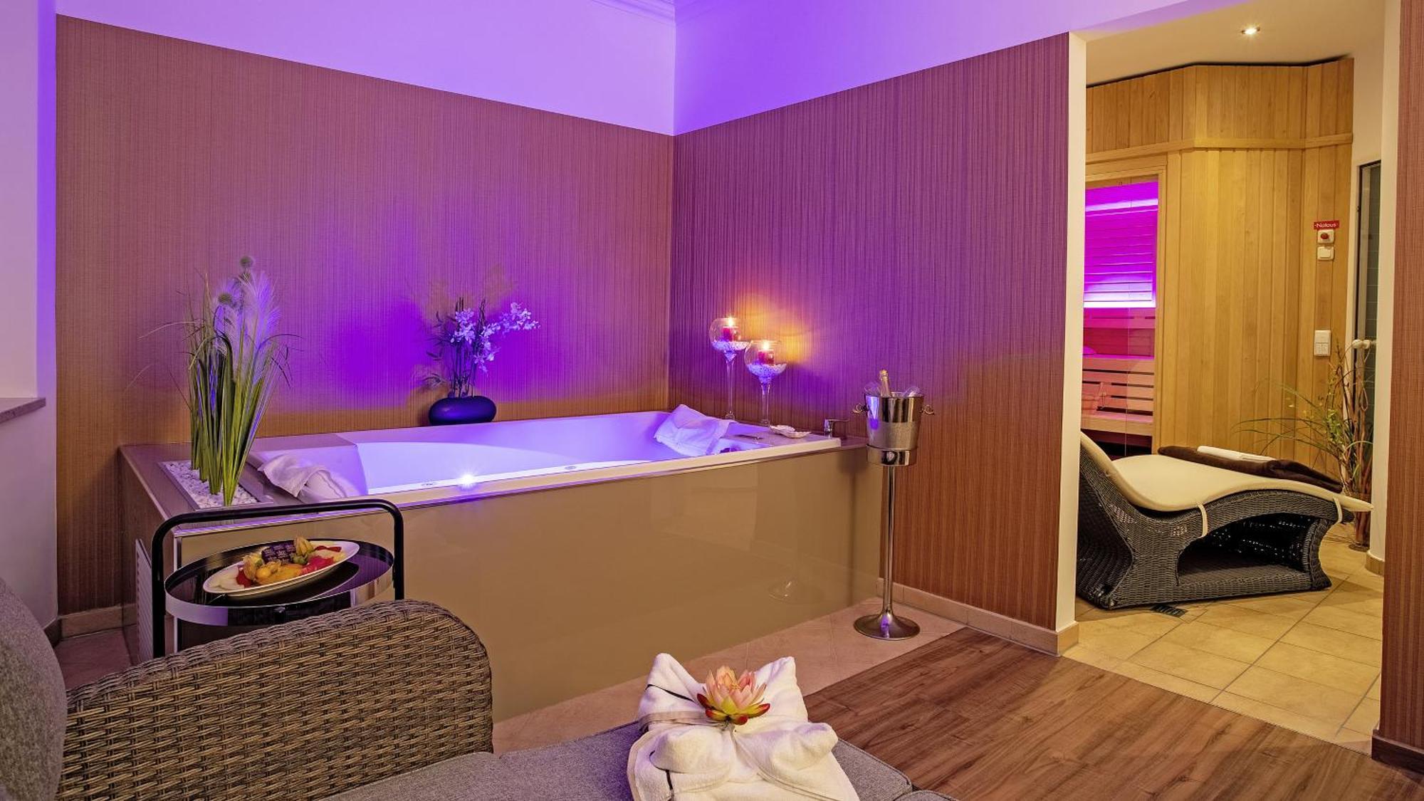 Hotel Zur Post - Ein Rovell Hotel Heringsdorf  Bagian luar foto