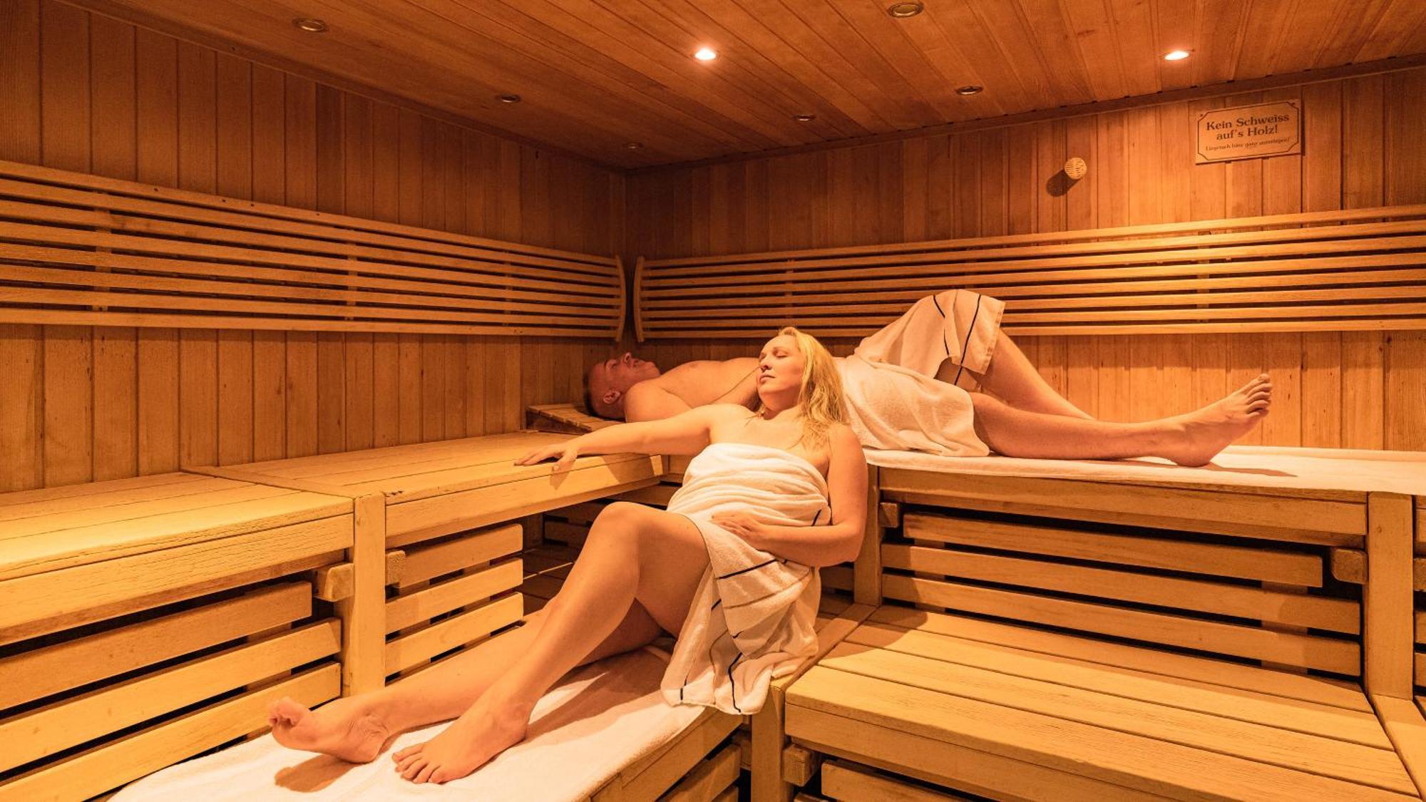 Hotel Zur Post - Ein Rovell Hotel Heringsdorf  Bagian luar foto