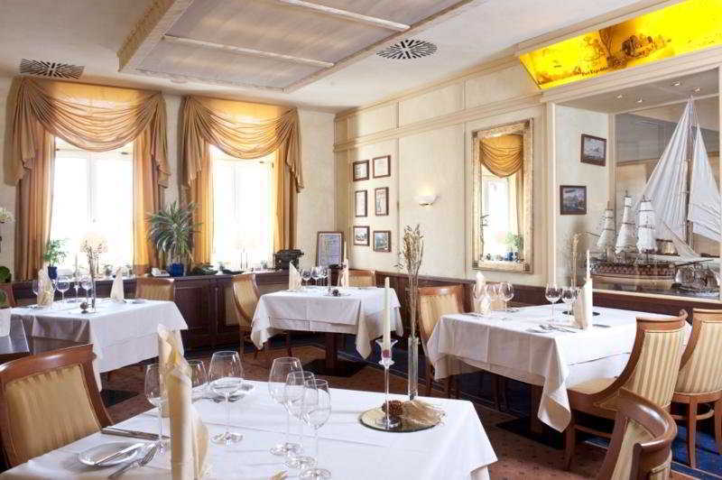 Hotel Zur Post - Ein Rovell Hotel Heringsdorf  Bagian luar foto