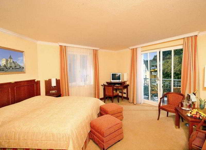 Hotel Zur Post - Ein Rovell Hotel Heringsdorf  Bagian luar foto