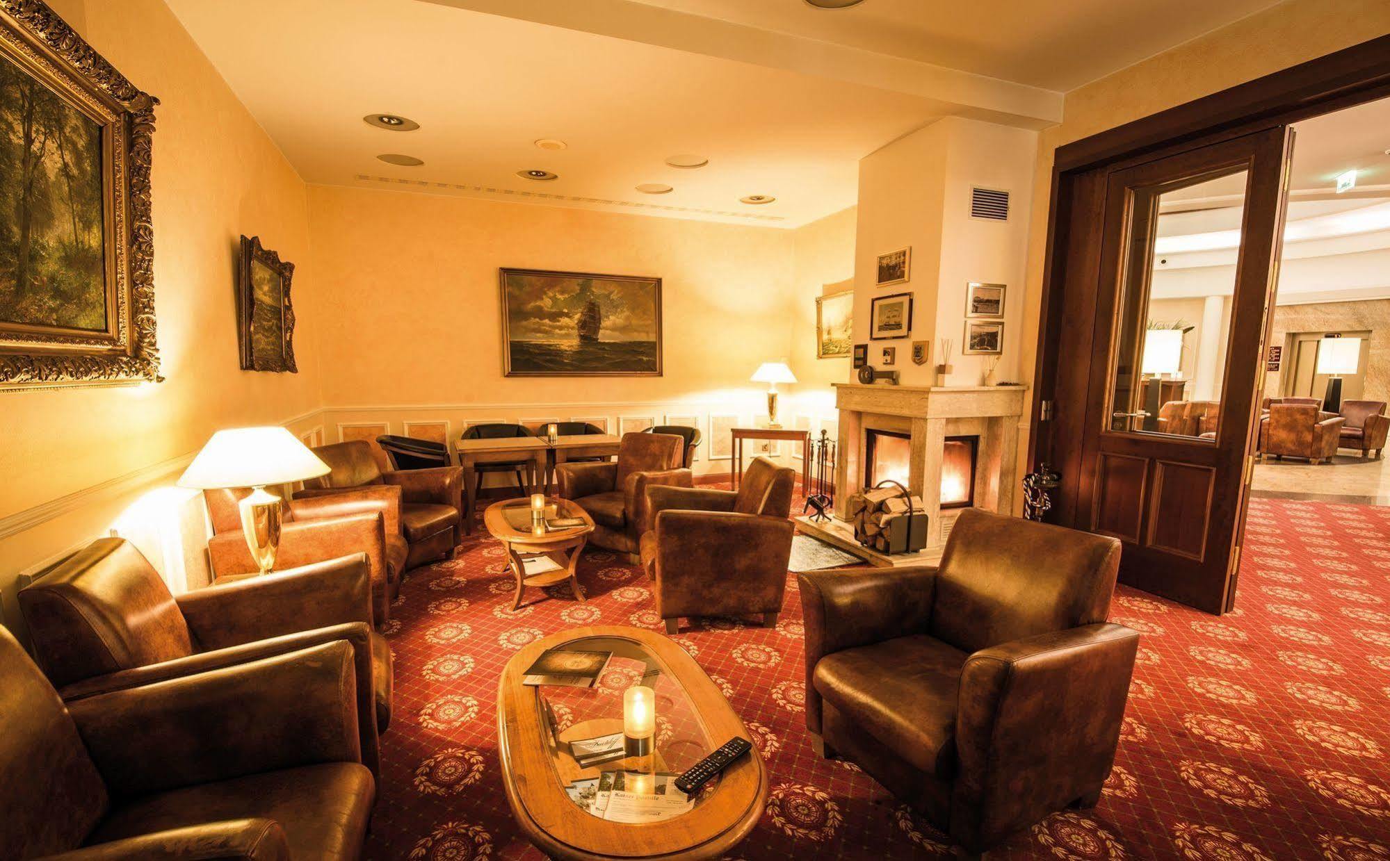 Hotel Zur Post - Ein Rovell Hotel Heringsdorf  Bagian luar foto