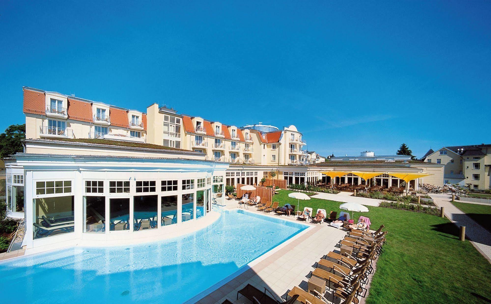 Hotel Zur Post - Ein Rovell Hotel Heringsdorf  Bagian luar foto